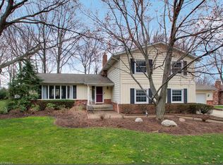 440 Locklie Dr, Highland Heights, OH 44143