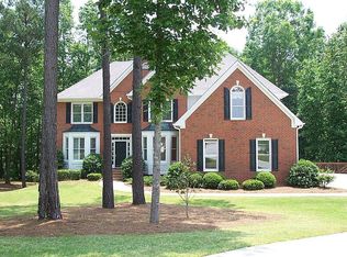 425 Woodcreek Ln, Fayetteville, GA