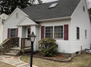 5 Willowbrook Rd, Schenectady, NY 12302