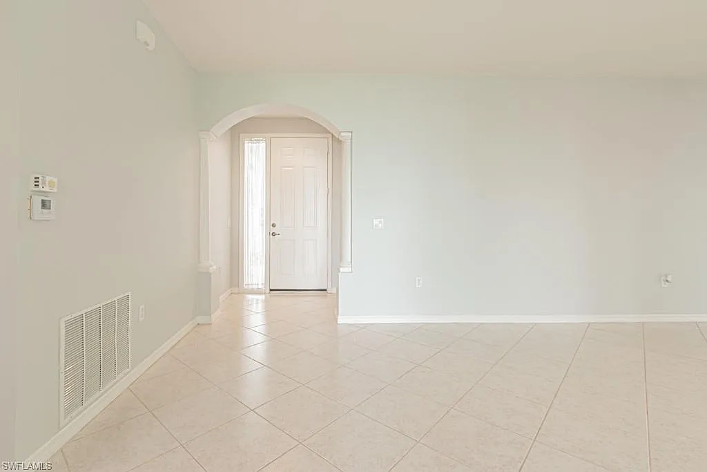 2 bed, 2.0 bath, 1990 sqft, $3,250 — Photo 3