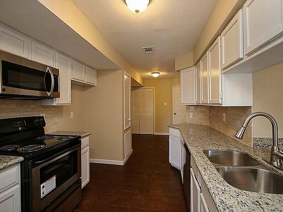 3rd image of 13357 Parkway Blvd