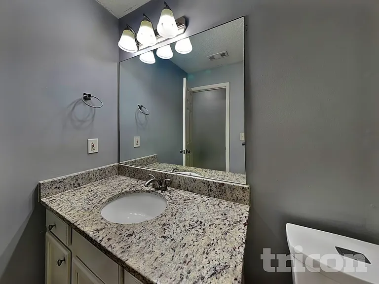 245 Longview Dr — Photo 11