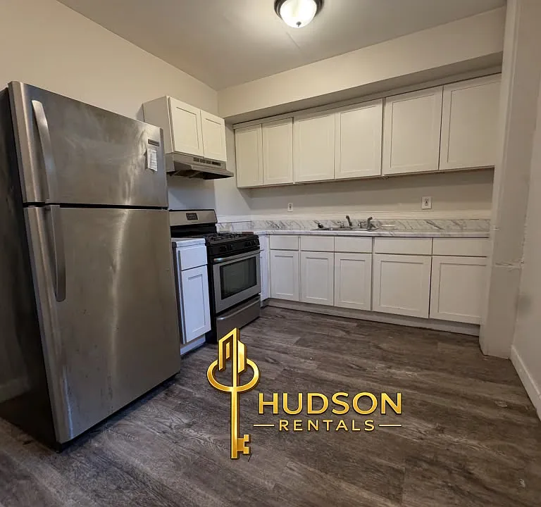 107 Van Nostrand Ave #1