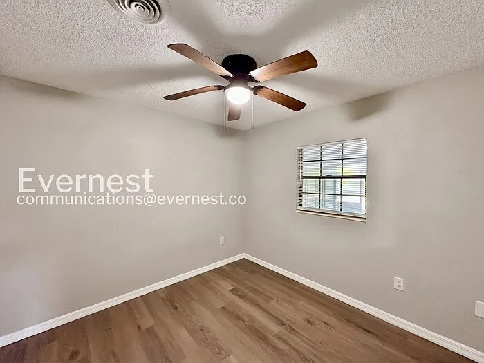 2112 Wolf Rd — Photo 18