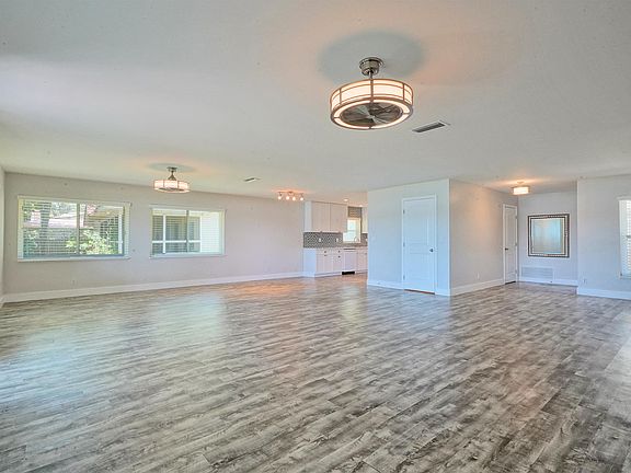 5th image of 5512 W Bayshore Dr