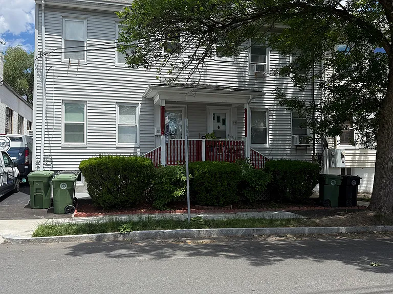 147 Morse St — Photo 1