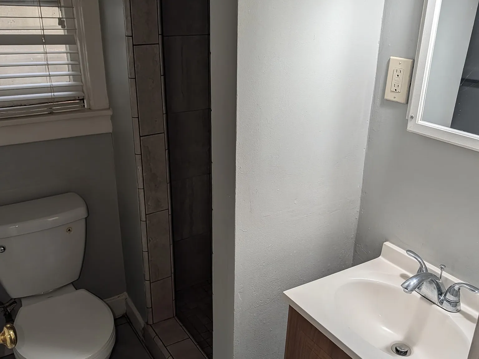 Studio, 300 sqft, $1,100 — Photo 3