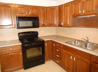 15 S Wolf St APT 2, Manheim, PA 17545