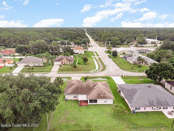 5th image of 877 Seven Gables Cir SE