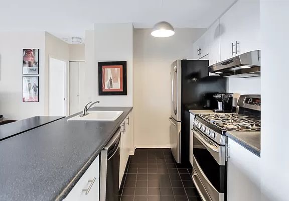 2nd image of 140 Charles St APT 7E