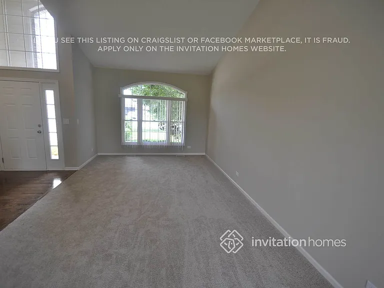 909 Butterfield Cir W — Photo 2