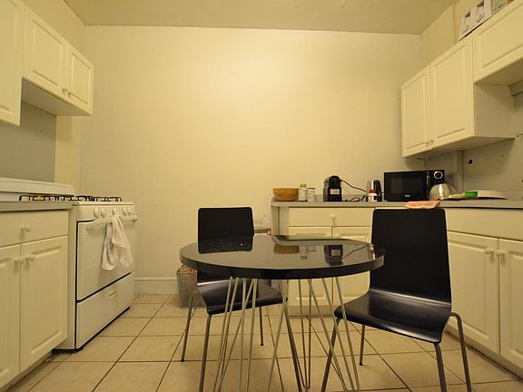 3rd image of 61 Egmont St #33O