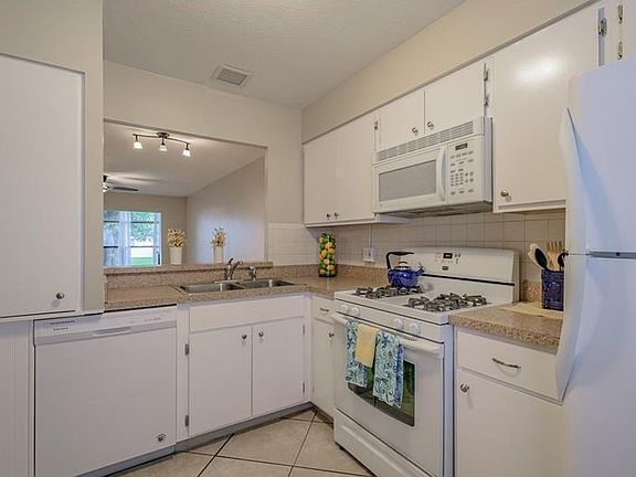 4th image of 1501 Mission Hills Blvd