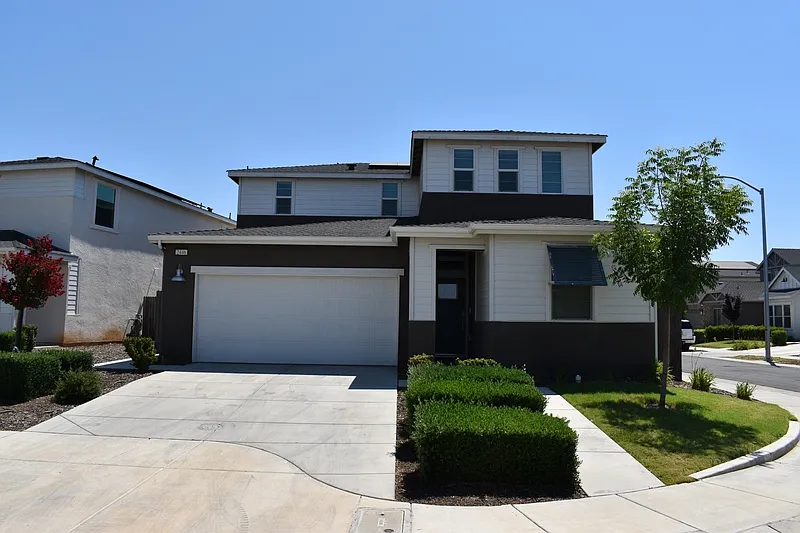 2446 Cortes Dr photo 1