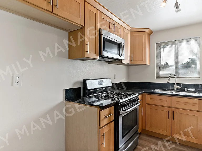 6414 York Blvd #D — Photo 5