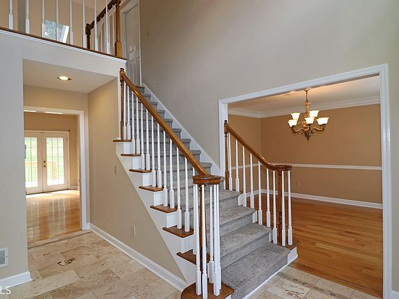 5th image of 550 Chapman Ln