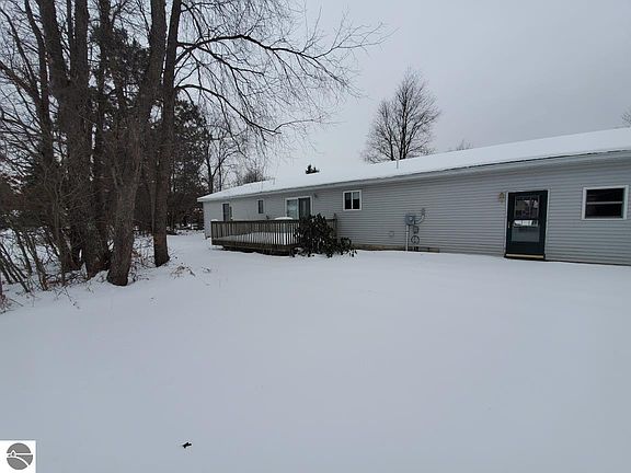 3rd image of 3535 Driftwood Dr