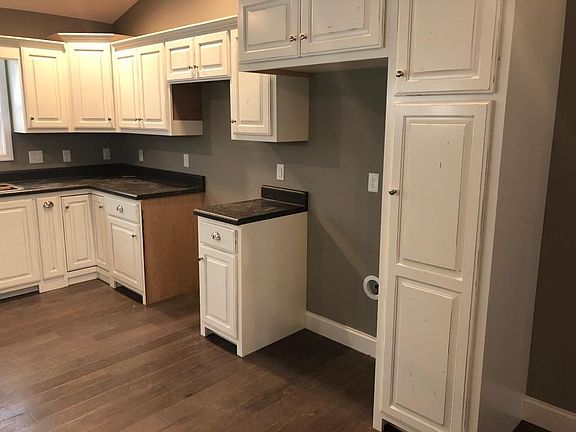 4th image of 105 Mountain View Dr