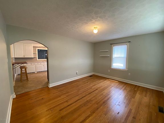 4th image of 1502 Collegeview Dr