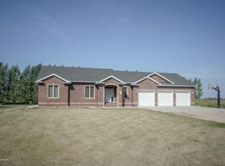 7701 Aquarius Dr, Fargo, ND 58104