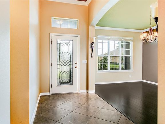3rd image of 1548 Blue Grass Blvd
