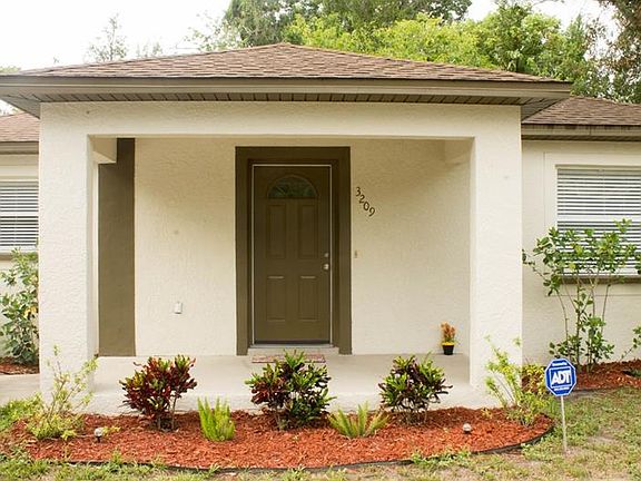 3rd image of 3209 Deleuil Ave