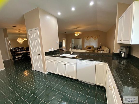 4th image of 7 Shenandoah River Dr
