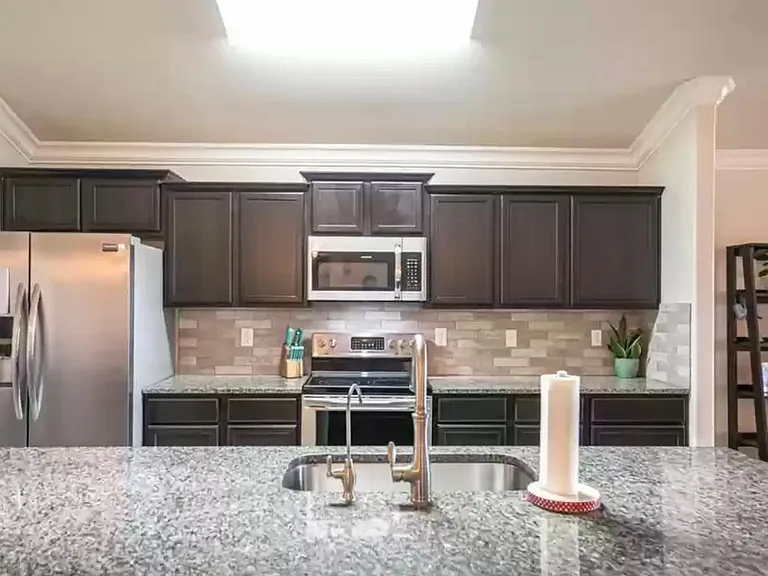 6911 Corral Dr — Photo 4