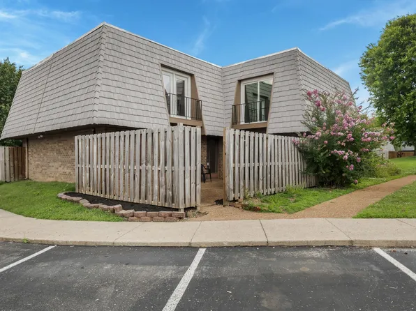 214 Cedarwood Ln #214, Madison, TN 37115