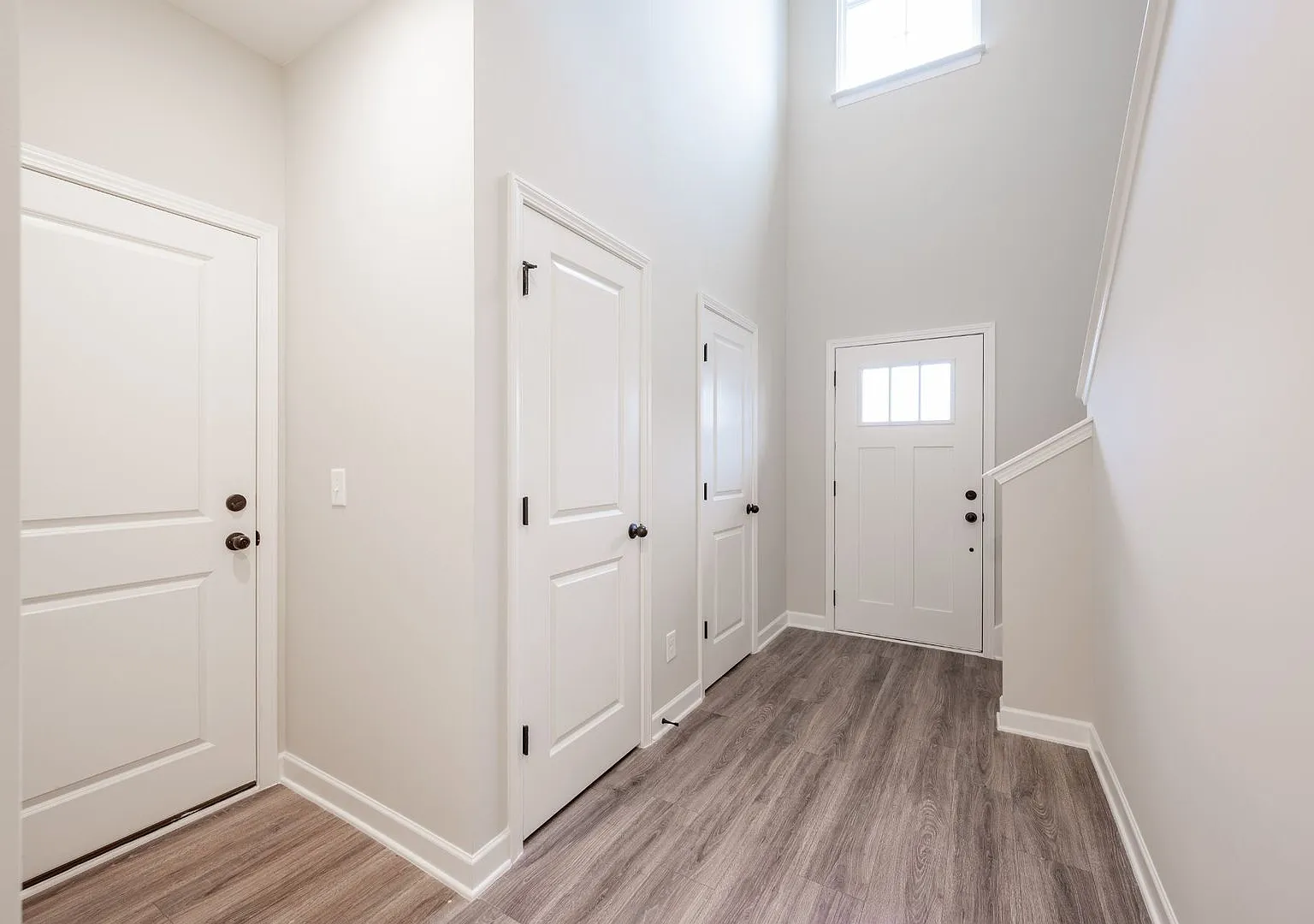 One-Of-A-Kind Property You Rarely Ever See For Rent — Photo 3