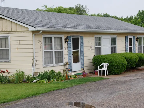 337 W Douglas St, Knoxville, IL 61448