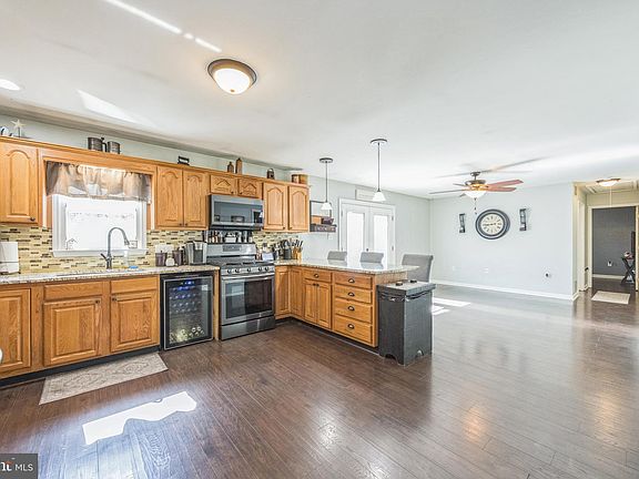 4th image of 2412 E Lakeshore Dr