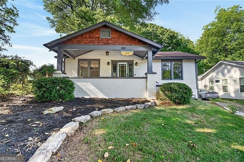 1st image of 360 Kendrick Ave SE