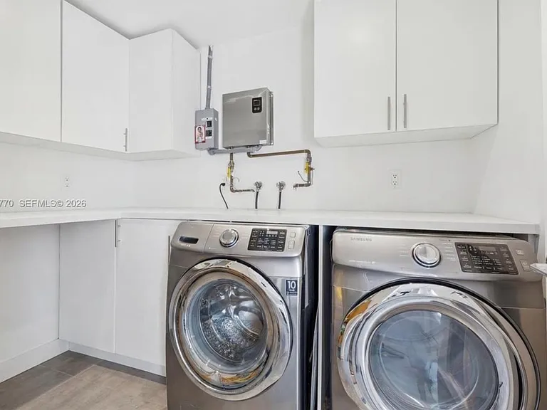 2558 NE 206th Ter #A — Photo 10