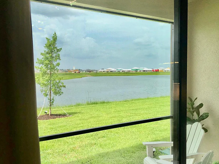 Ceiling fan in the screened lanai