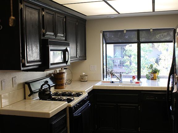 3rd image of 11052 Linda Ln APT A