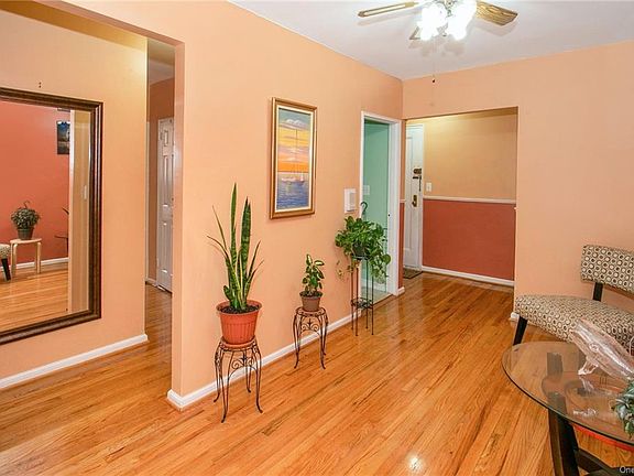 5th image of 517 Riverdale Ave APT 6H