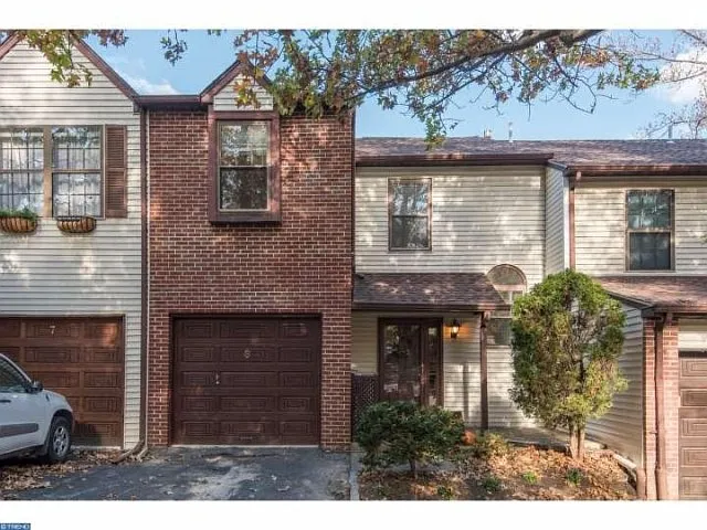 6 Pin Oak Ct photo 1