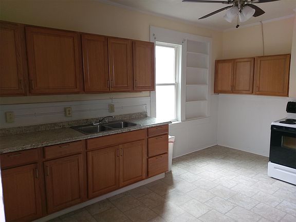 2nd image of 135 Lincoln St #137