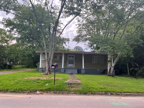 194 Meadowbrook Dr, West Point, MS 39773