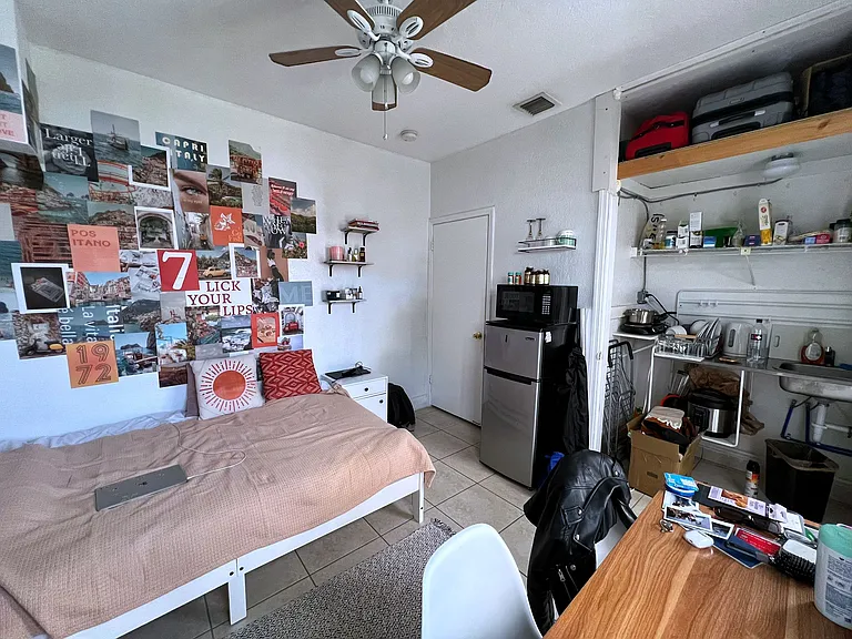 2040 NE 183rd St — Photo 56