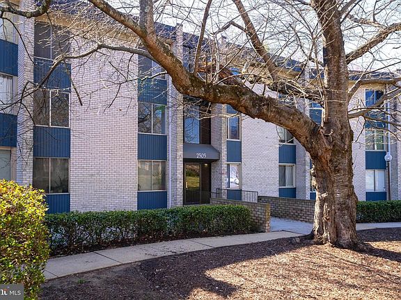 3rd image of 2505 Baltimore Rd APT 6