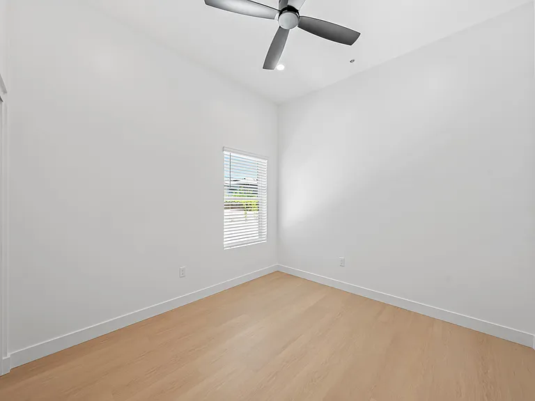 131 Diana St #13 — Photo 8