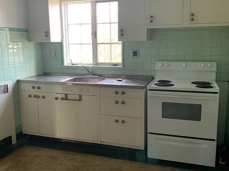 130 Brady Cir E #E — Photo 4