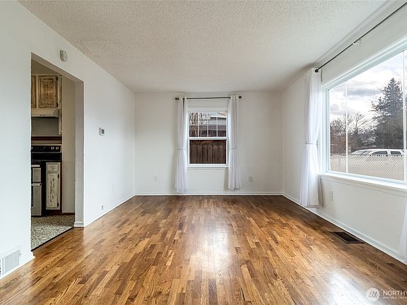 5th image of 1853 Celestia Drive