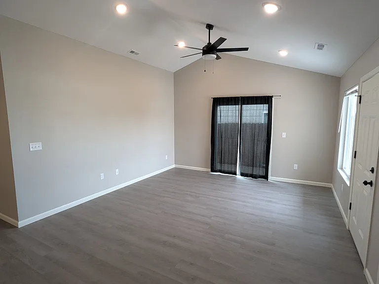 3525 W Angel Ct — Photo 2