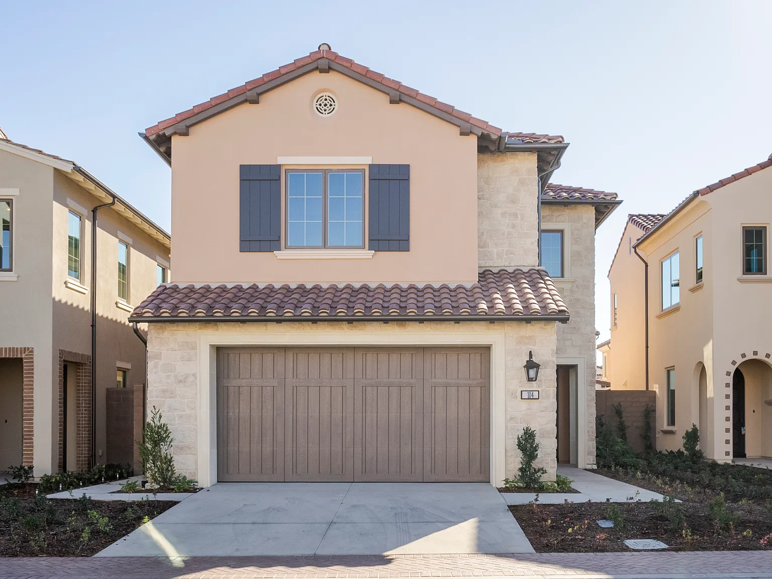 4 bed, 2494 sqft, $6,800 — Photo 1