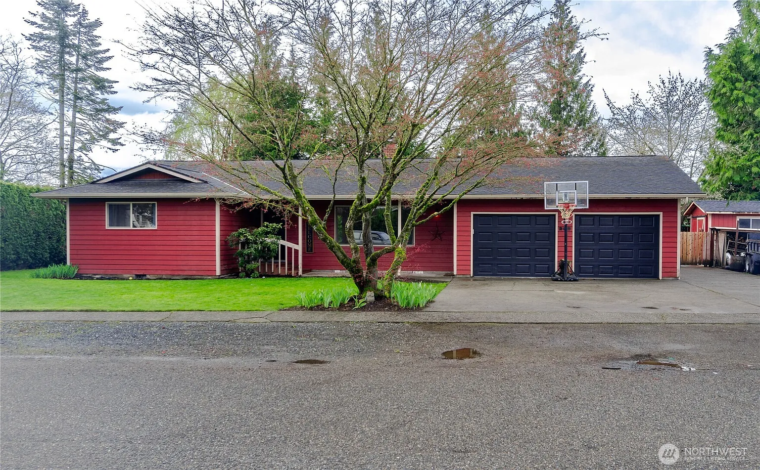 202 E 3rd Street photo 1