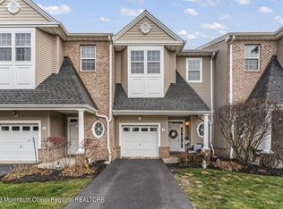 6 Island Breeze Ct, Manahawkin, NJ 08050