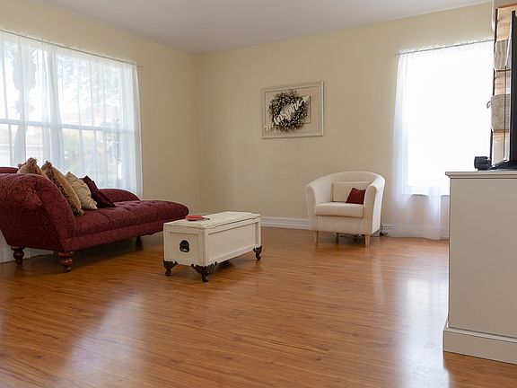 2nd image of 937 SW 190th Ave